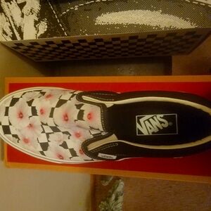 Vans slip-on, hibiscus and checks, brand new, in box, never worn, size 9.5w